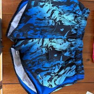 Nike running shorts women size xl
